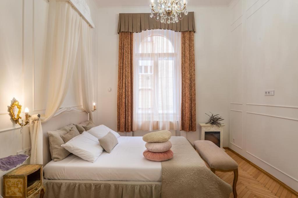 Regina Apartments On Kiraly Street Budapest Exterior foto